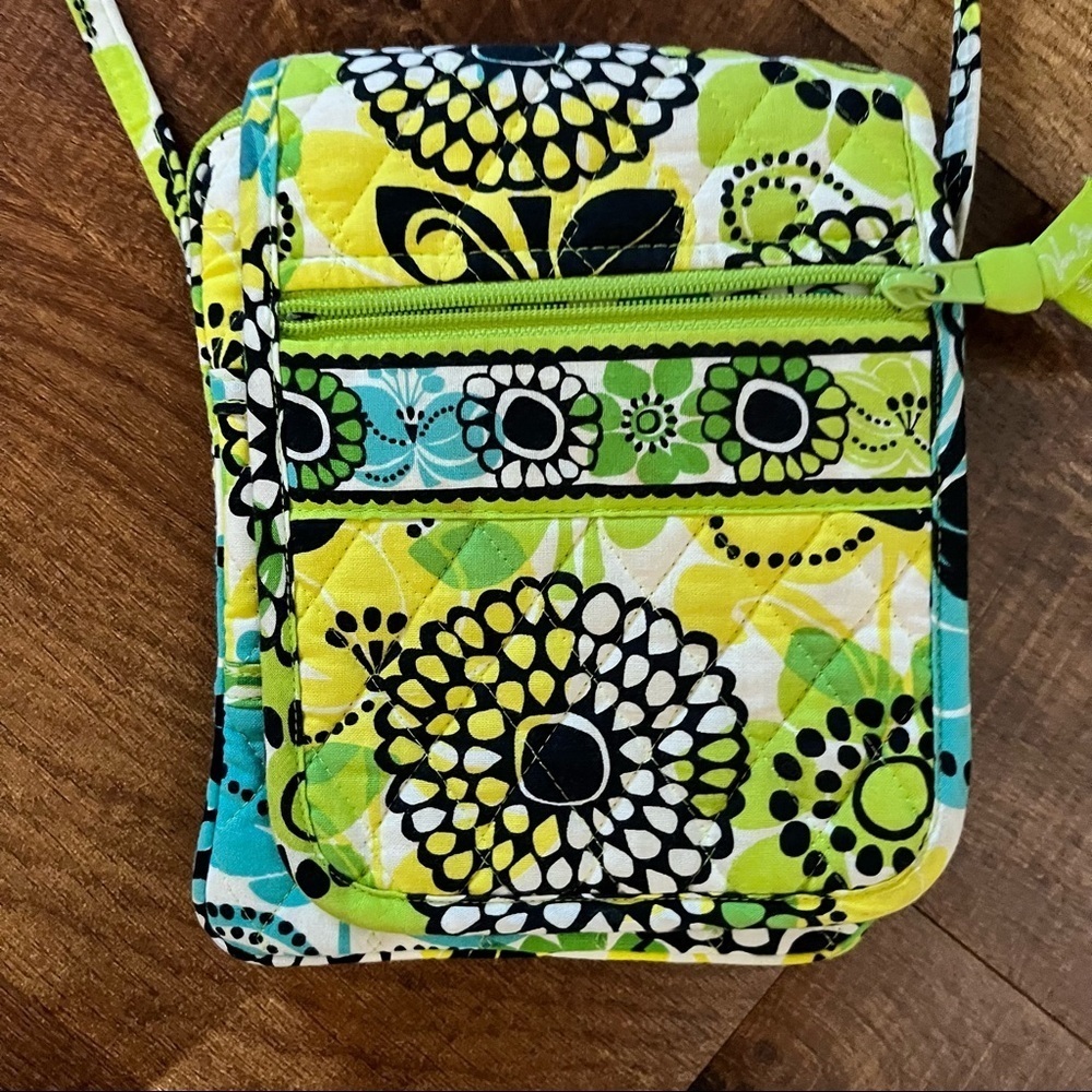 Vera Bradley crossbody small purse bag leaves green yellow white black